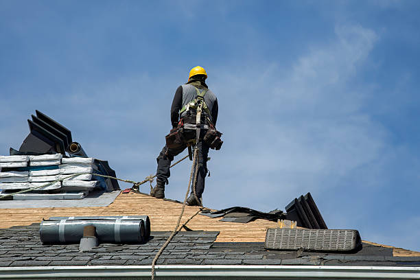 Professional Metal Roofing technician working in Grosse Ile, MI